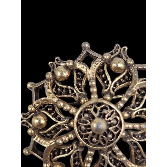 Hedy Snowflake Brooch Gold Tone Layered Open Metal Work Vintage Signed - Picture 6 of 16